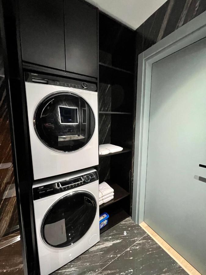 Queens Luxury Apartments Tirana Bagian luar foto