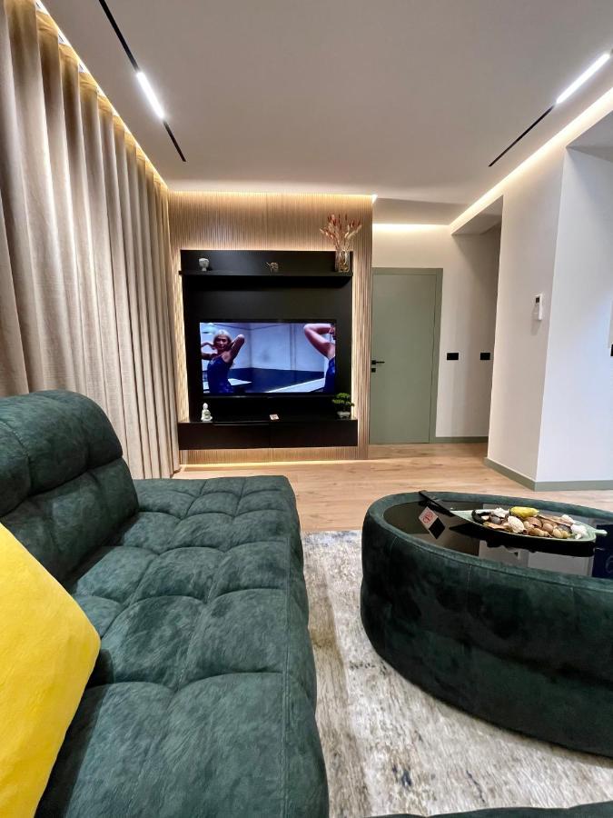 Queens Luxury Apartments Tirana Bagian luar foto