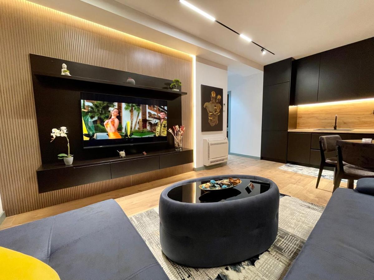 Queens Luxury Apartments Tirana Bagian luar foto