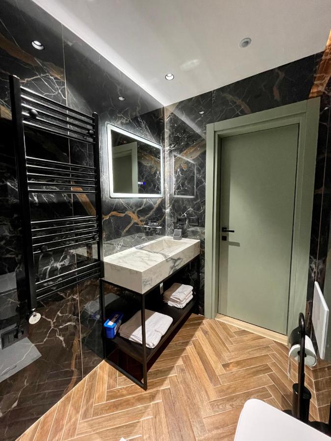 Queens Luxury Apartments Tirana Bagian luar foto