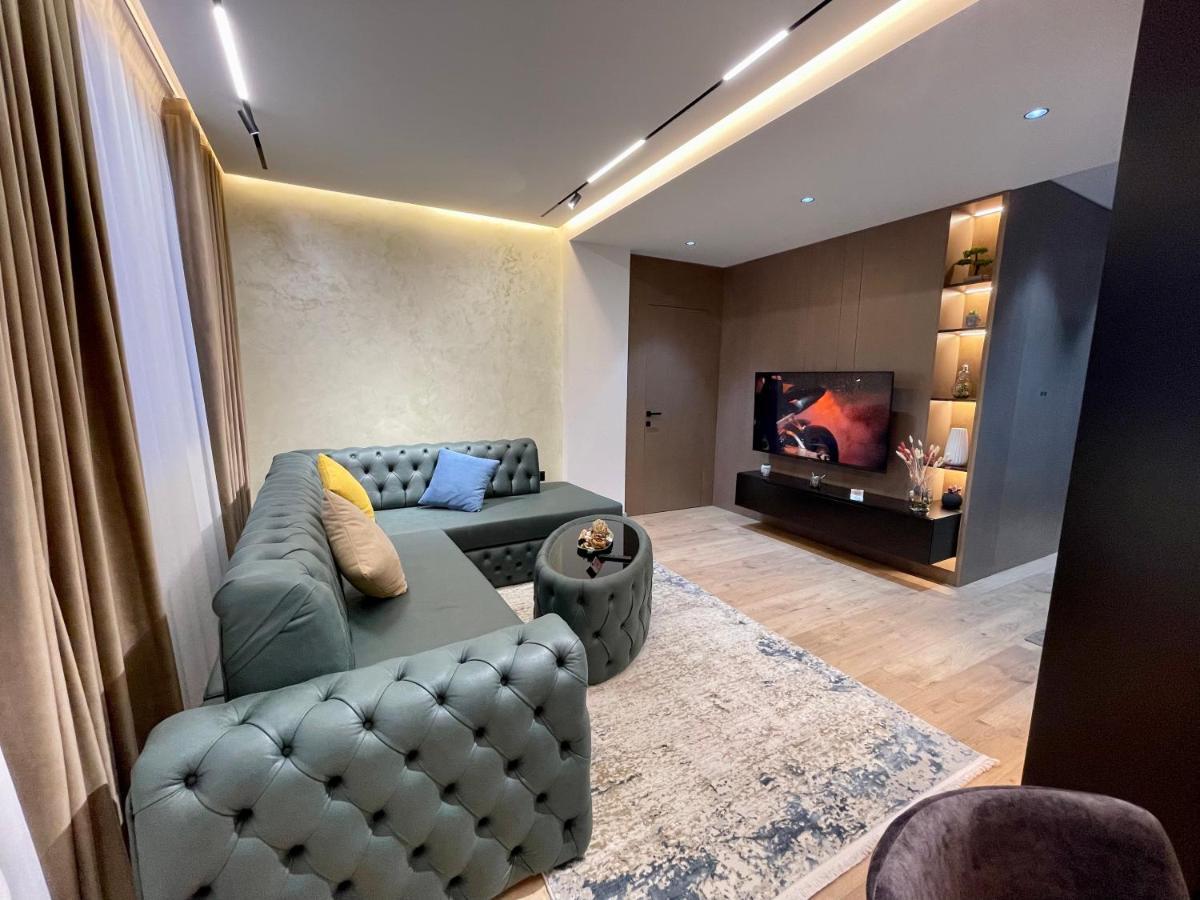 Queens Luxury Apartments Tirana Bagian luar foto