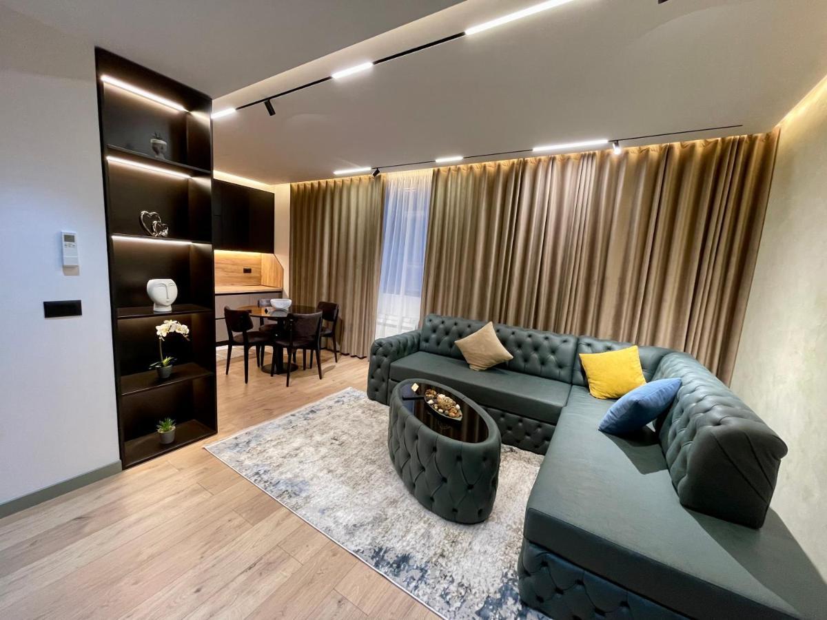 Queens Luxury Apartments Tirana Bagian luar foto