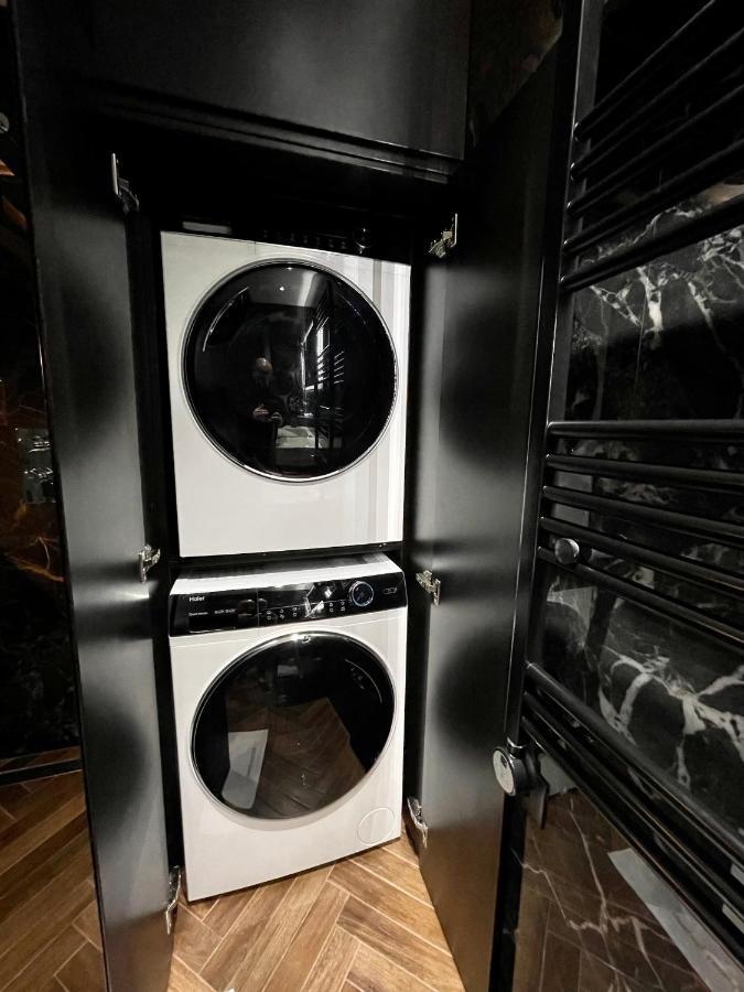 Queens Luxury Apartments Tirana Bagian luar foto