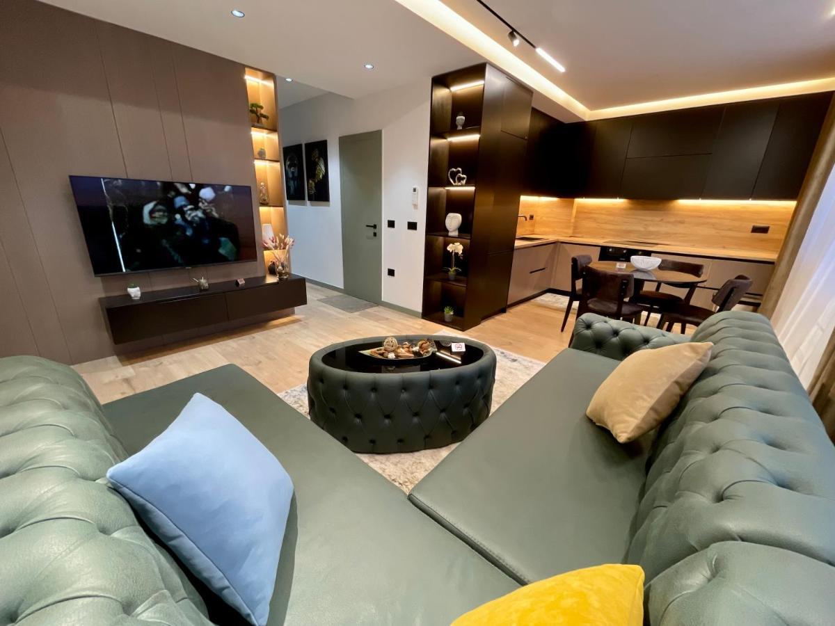 Queens Luxury Apartments Tirana Bagian luar foto