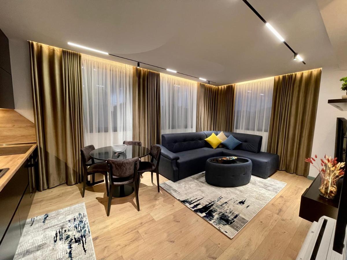 Queens Luxury Apartments Tirana Bagian luar foto