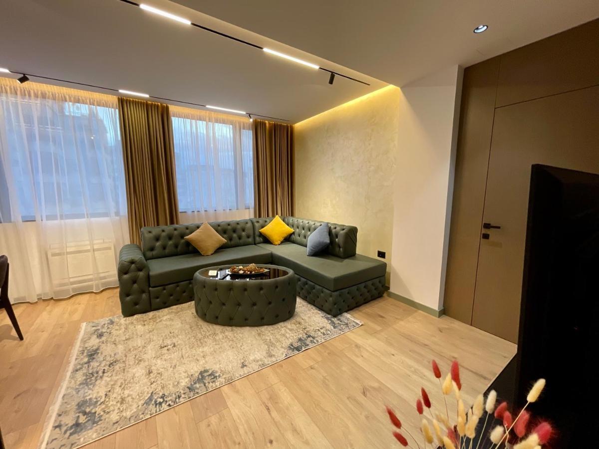 Queens Luxury Apartments Tirana Bagian luar foto