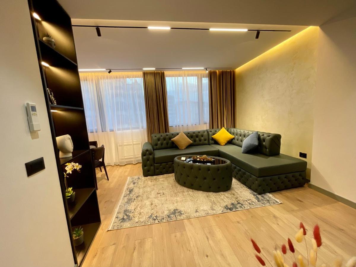 Queens Luxury Apartments Tirana Bagian luar foto