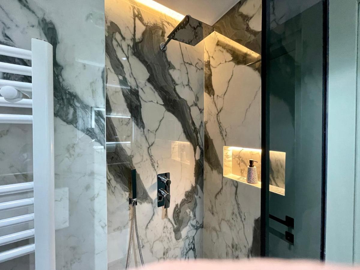 Queens Luxury Apartments Tirana Bagian luar foto