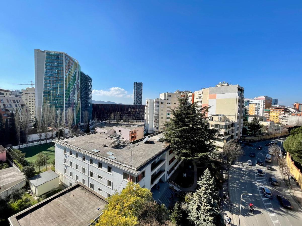 Queens Luxury Apartments Tirana Bagian luar foto