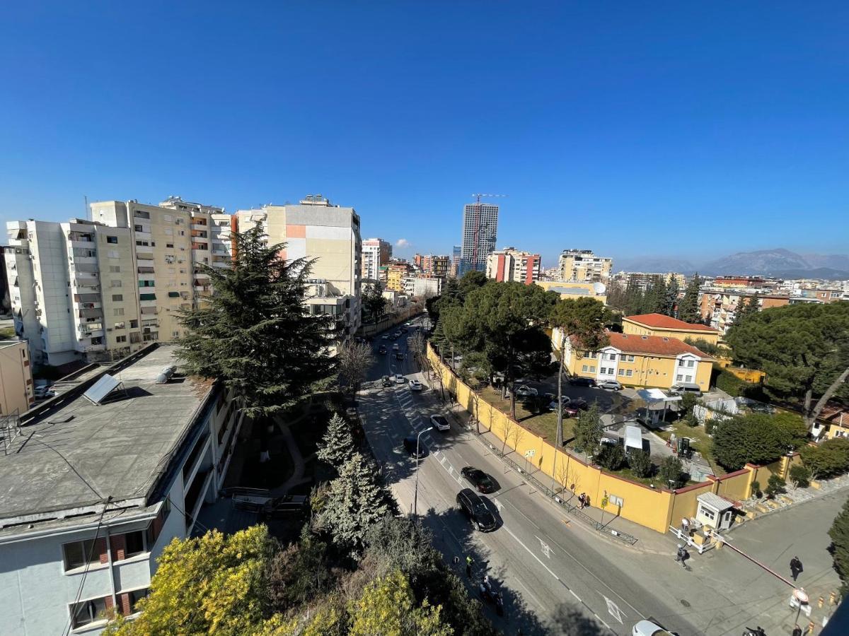 Queens Luxury Apartments Tirana Bagian luar foto