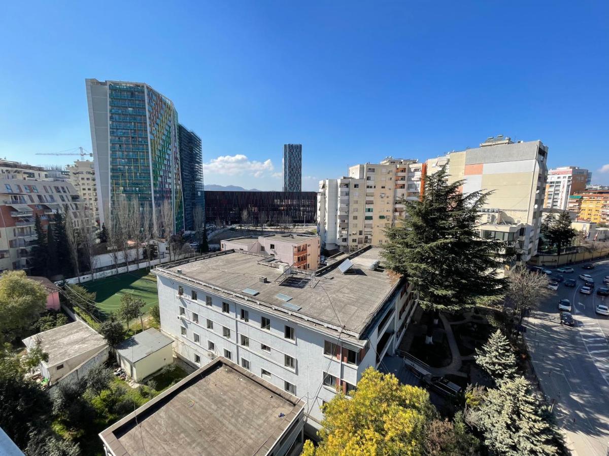 Queens Luxury Apartments Tirana Bagian luar foto